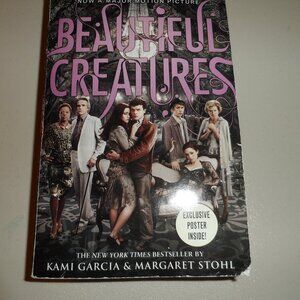 Beautiful Creatures Paperback Book--Kami Garcia & Stohl